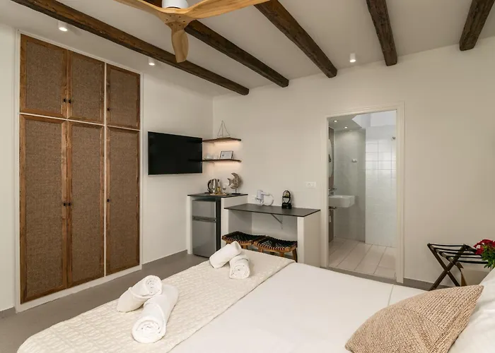 Rigas Adamantas (Milos)